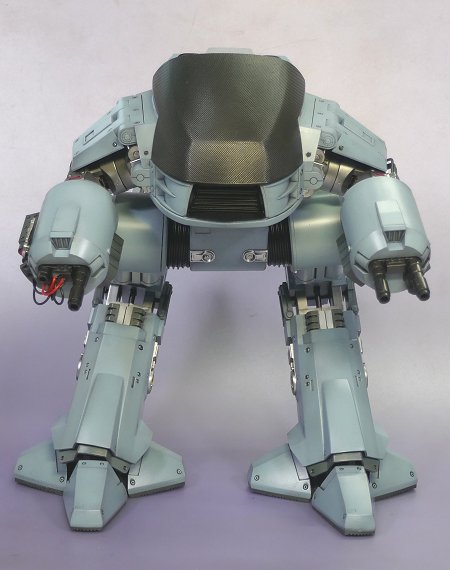 治安維持用ロボット「ED-209」　（1）