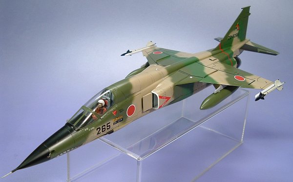 三菱　F-1（2）