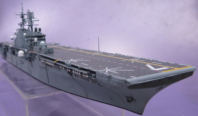 アメリカ海軍強襲揚陸艦LHD-7 「イオー・ジマ」